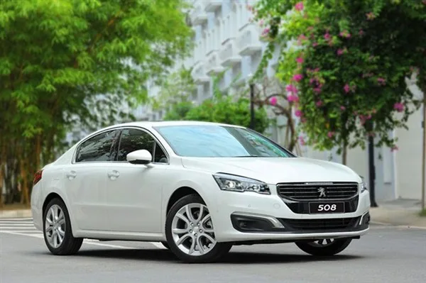 Dịch vụ cho thuê xe 4 chỗ đi công tác