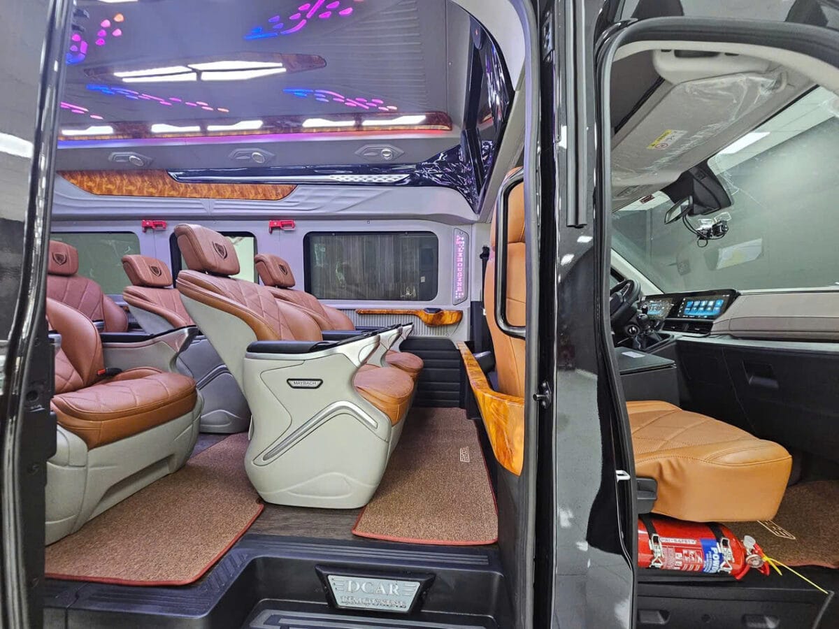 Trải Nghiệm Limousine 1 Chiều – Sự Lựa Chọn Hoàn Hảo Cho Chuyến Đi Đến The Sóng Apartment