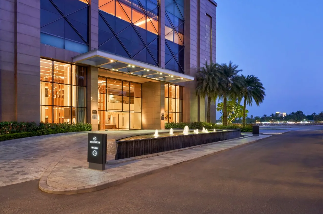 ASM Car Rental – Đưa Bạn Tới Sheraton Cần Thơ Với Dịch Vụ Xe Limousine Tiện Nghi