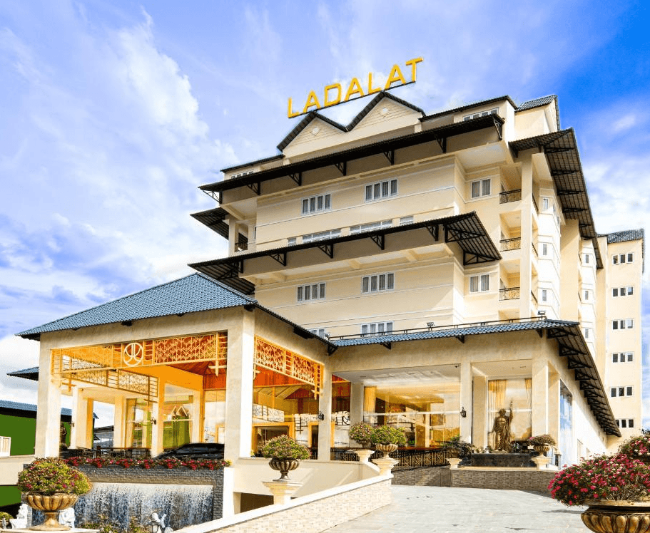 Hỏi Đáp Về Dịch Vụ Thuê Xe Limousine 1 Chiều Đi LADALAT Hotel Cùng ASM Car Rental