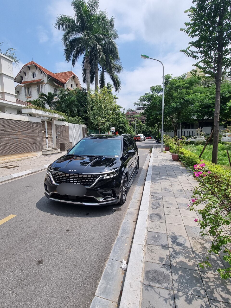 ASM Car Rental Cung Cấp Dịch Vụ Thuê Xe Carnival 7 Chỗ Dài Hạn Cho Các KCN