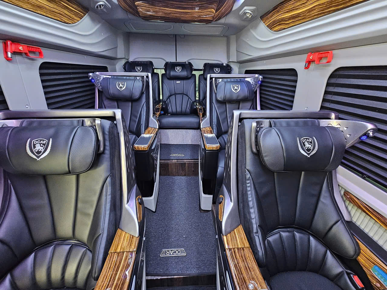 Cần Xe Limousine Đột Xuất: Phục Vụ Nhu Cầu Gấp, Đưa - Đón Ngay Tại KCN Bến Cát