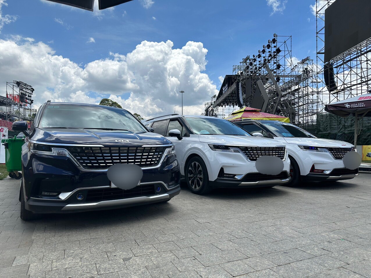 Dịch Vụ Carnival Đưa Đón Chuyên Gia Nước Ngoài Uy Tín Toàn Bình Dương