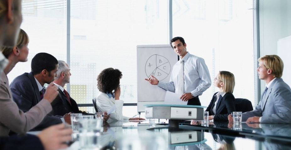 Dịch Vụ Carnival Đưa Đón Chuyên Gia Nước Ngoài Uy Tín Toàn Bình Dương