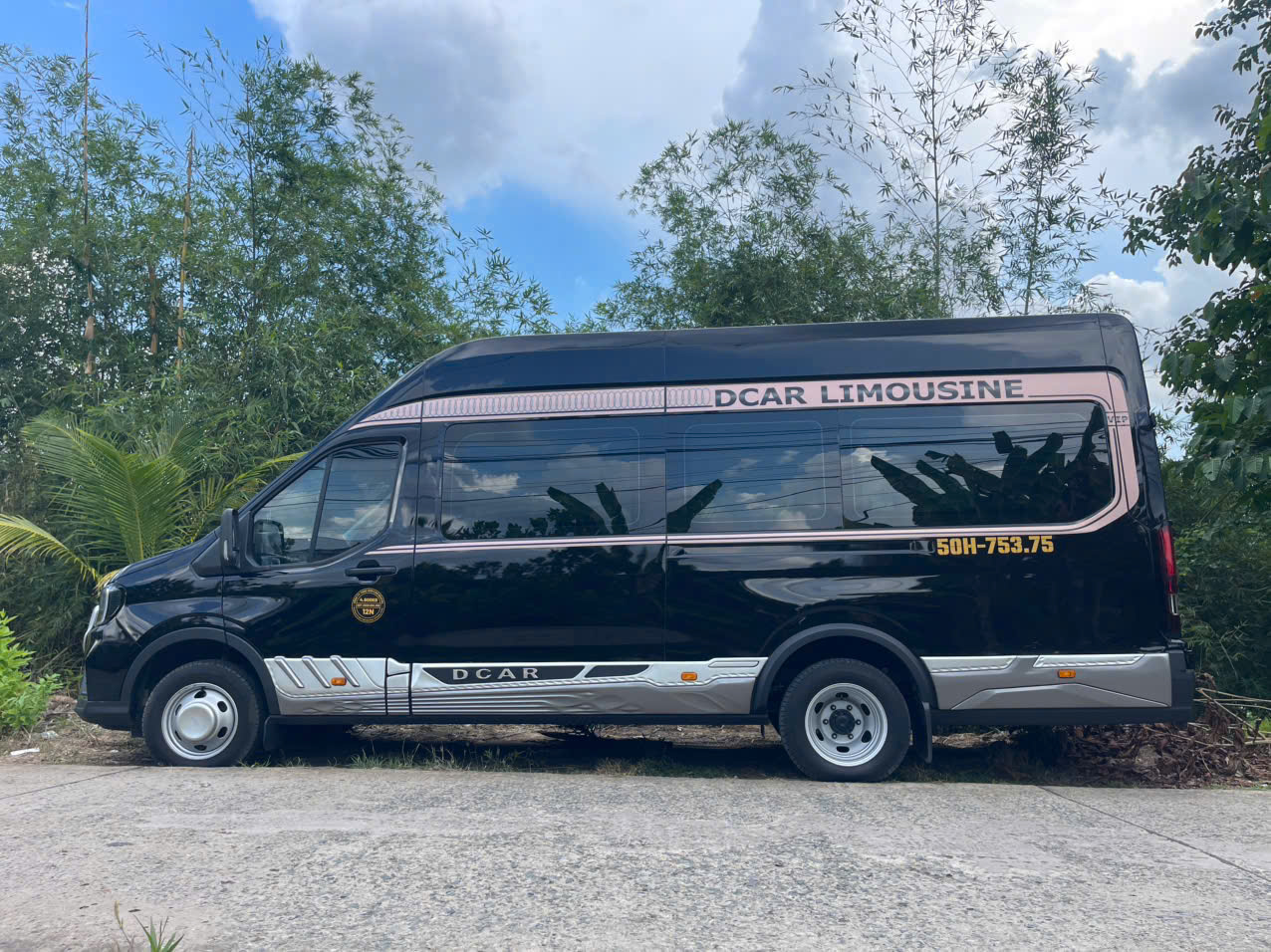 Lợi Ích  Khi Sử Dụng Xe Limousine Cho Đoàn Tập Đoàn Nước Ngoài Tại Các KCN Phía Nam