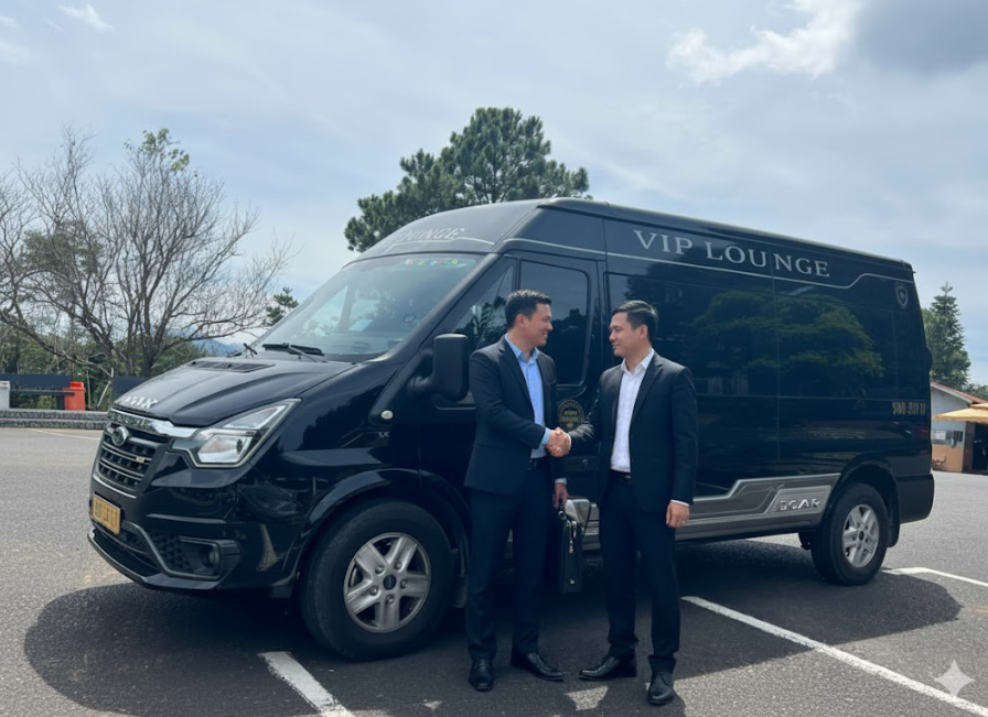 Thuê Limousine Ngắn Hạn Đón Đoàn Chuyên Gia tại Long An: Tốc Độ, Linh Hoạt và Đẳng Cấp