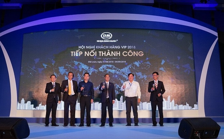 Thuê Xe Limousine Đi Công Tác Tại Long Thành – Nhanh Chóng Và Sang Trọng