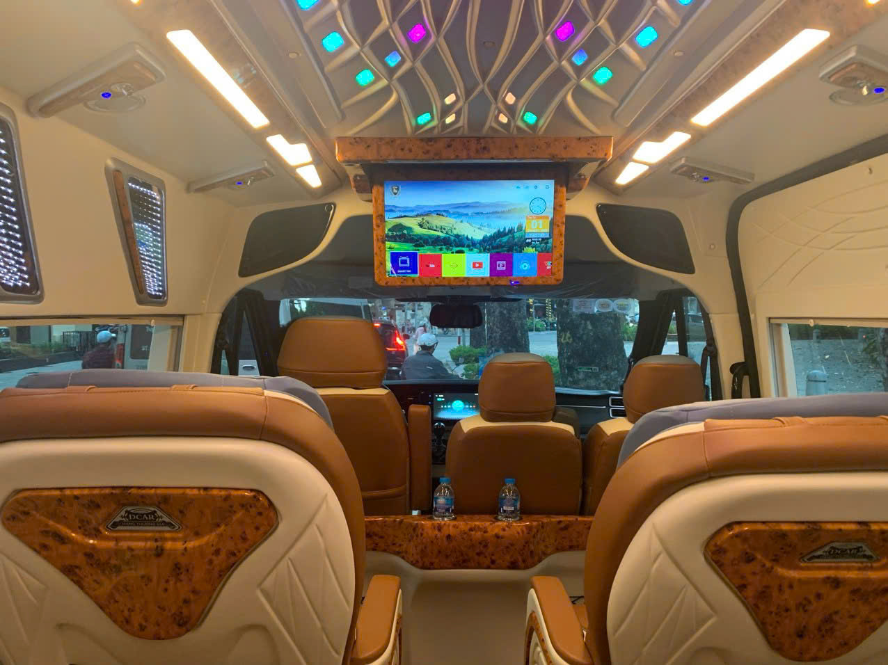 Xe Limousine Đưa Đón Sang Trọng Cho Tiệc Tối & Sự Kiện (Gói 2.5 Tiếng)