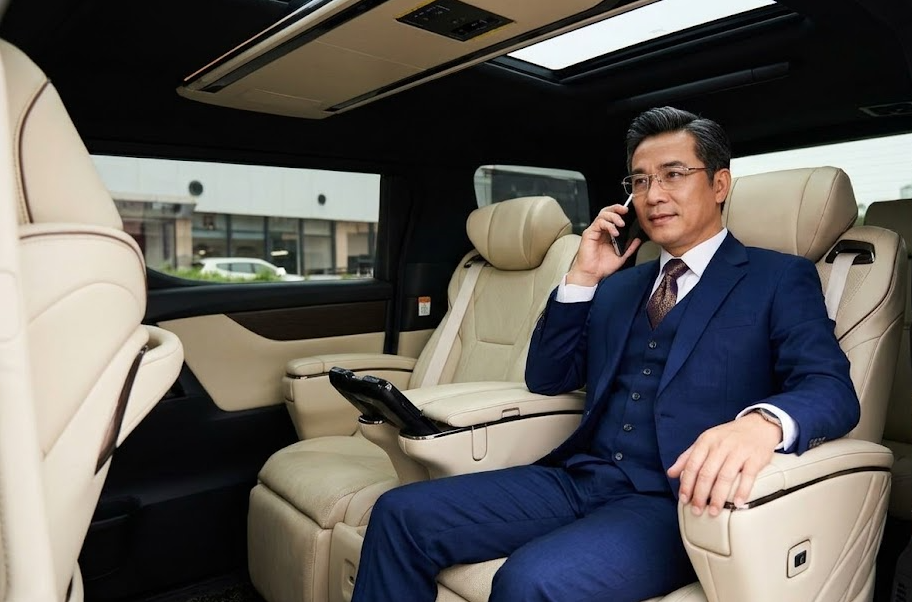 So Sánh Toyota Alphard Với Các Dòng Sedan Khác Cho Những Sự Kiện Quan Trọng