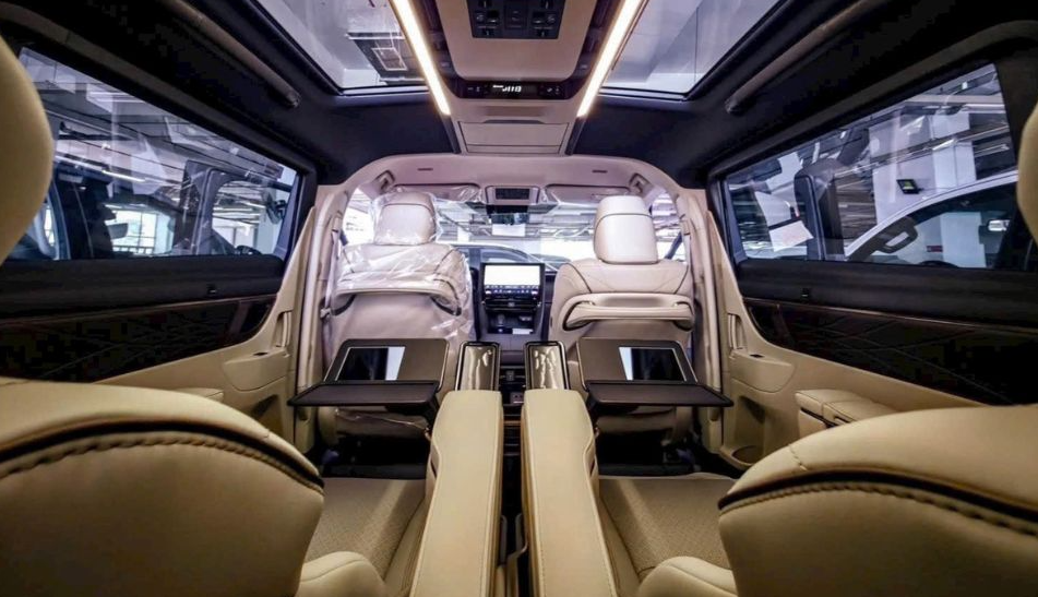 Thuê xe sang 7 chỗ Toyota Alphard – Biểu Tượng Xe Sang Dành Cho Chủ Tịch